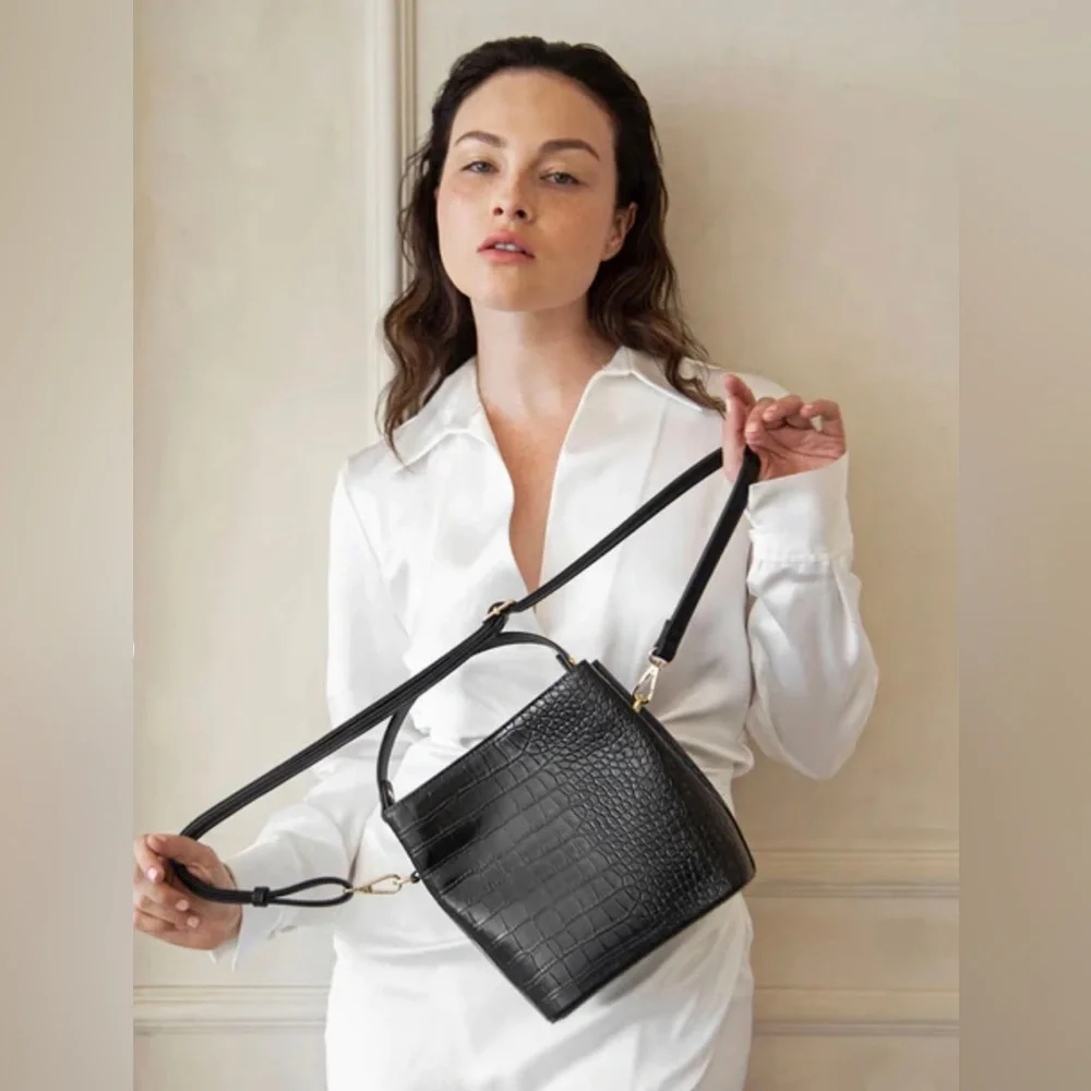 NEW Aota Elena Bucket Bag in Black - Picture 2 of 6